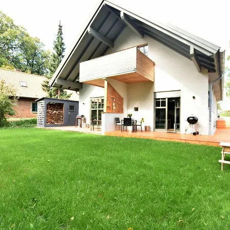 Sun And Moon With Fireplace, Terrace And Garden شقة Steffenshagen